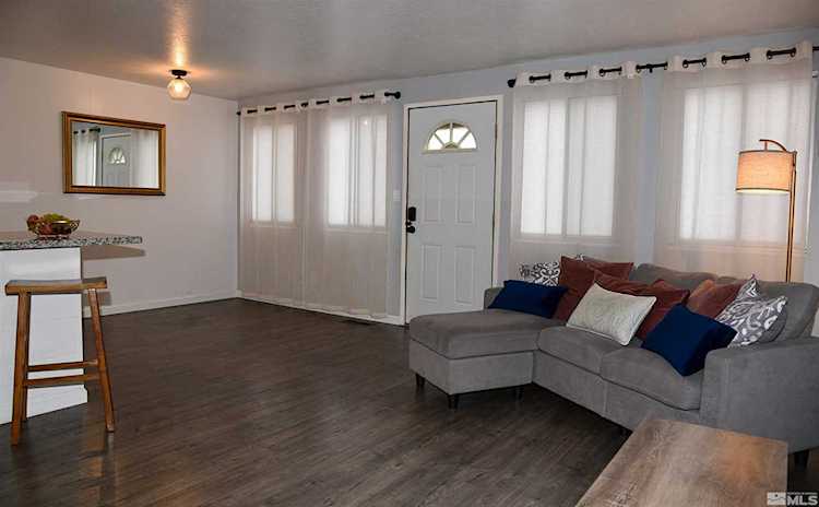 107 Lake Glen Carson City, NV 89703-5133