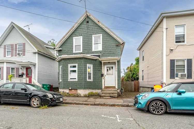 76 Carolyn Street Lowell, MA 01850