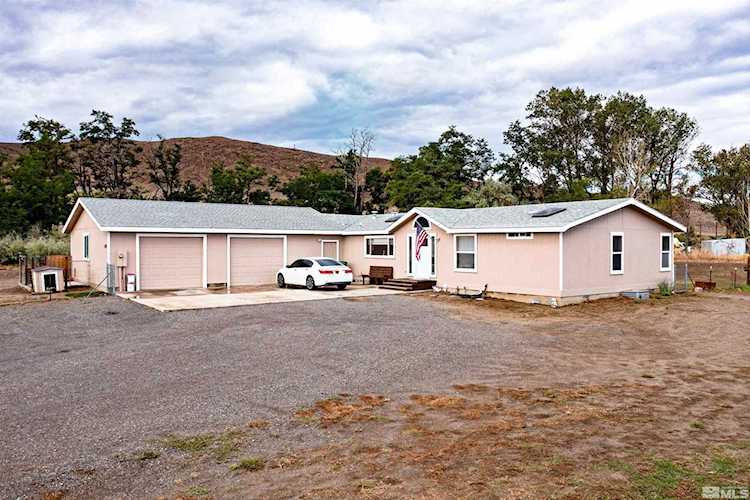1496 Truckee Ln Fernley, NV 89408-9754