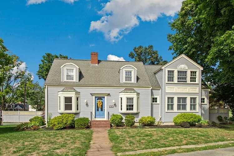 160 Main St Lynnfield, MA 01940