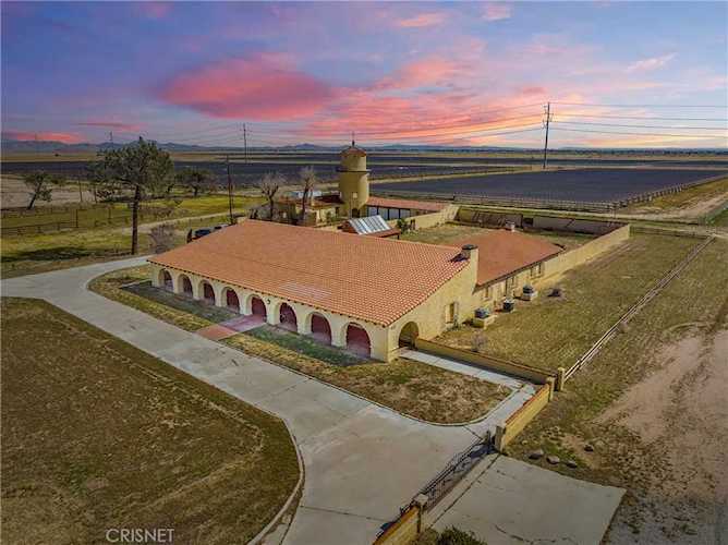 48052 W 110th St Lancaster, CA 93536