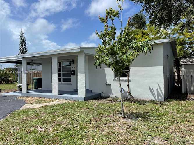 5150 NE 2nd Ter Oakland Park, FL 33334