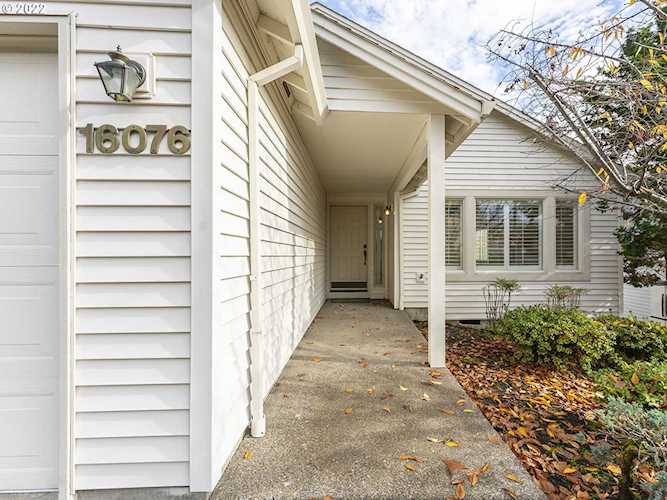 16076 SW 130th TER Tigard, OR 97224