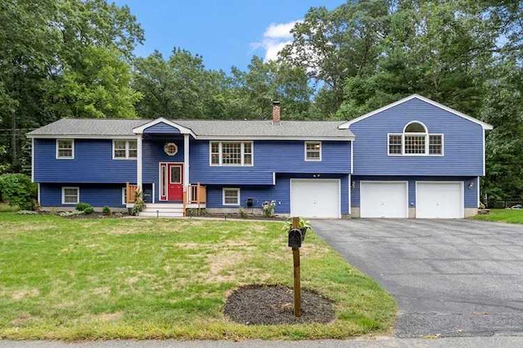 16 Reid Road Chelmsford, MA 01824