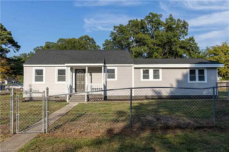 5920 Andrew Place Newport News, VA 23605
