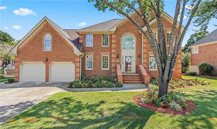 217 Marsh Island Dr Chesapeake, VA 23320