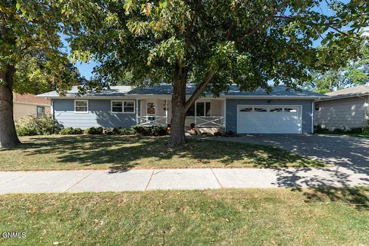 2110 N 2nd St Bismarck, ND 58501