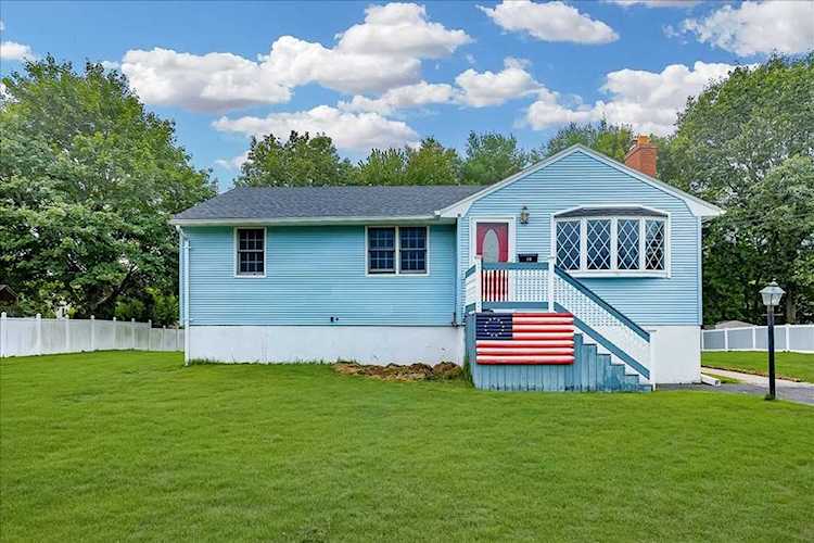 18 Dana Road Peabody, MA 01960