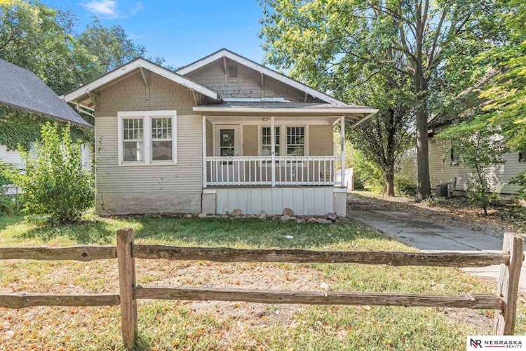 2737 E St Lincoln, NE 68510