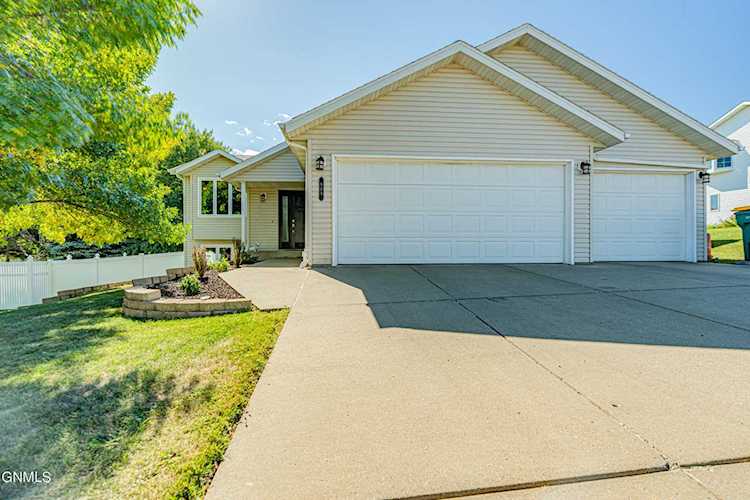 909 Mahone Ave Bismarck, ND 58503