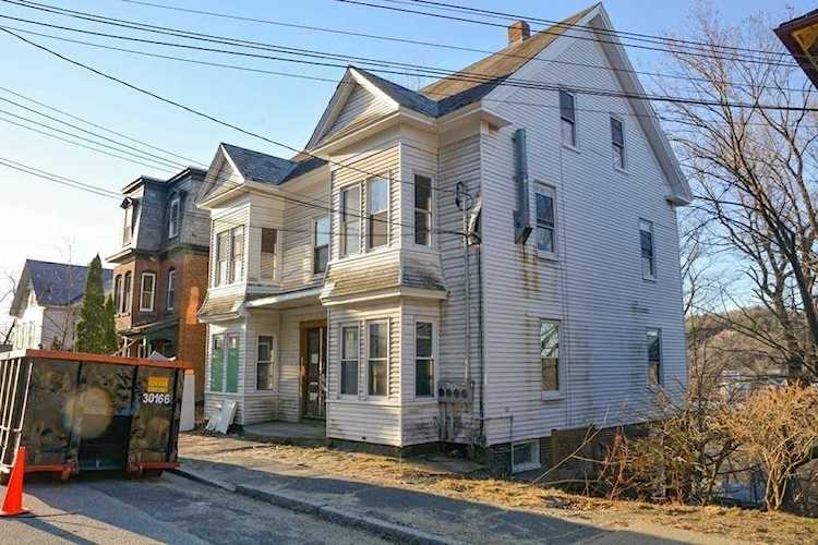 84 Arlington St Fitchburg, MA 01420