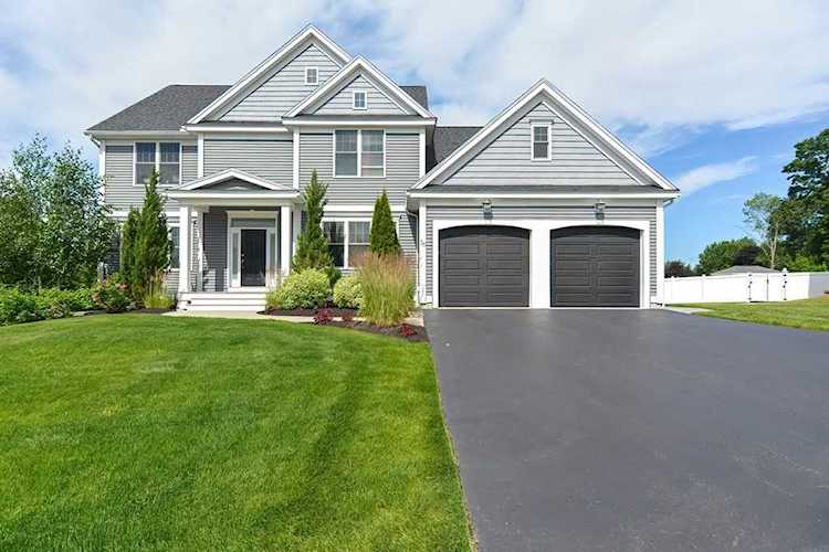 36 Winship Dr Stoneham, MA 02180