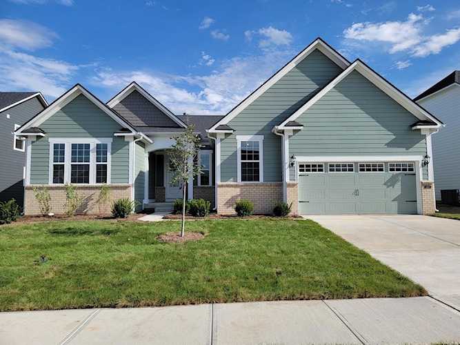 14811 Legacy Oaks Dr Carmel, IN 46032 | MLS 21884350 Photo 1
