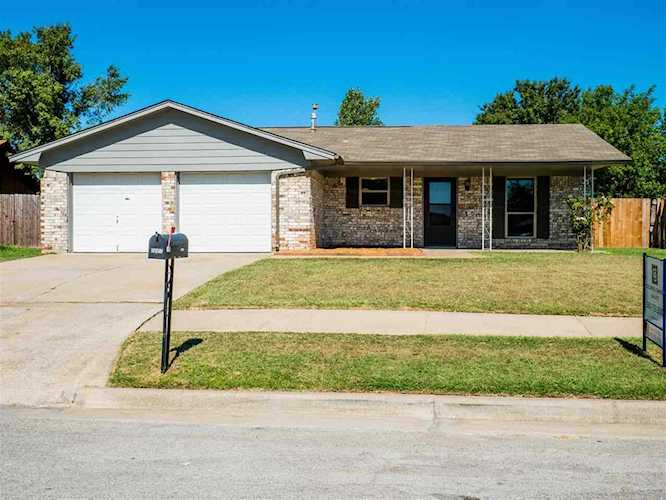 7207 NW Kingsbury Ave Lawton, OK 73505 | MLS 162199 Photo 1