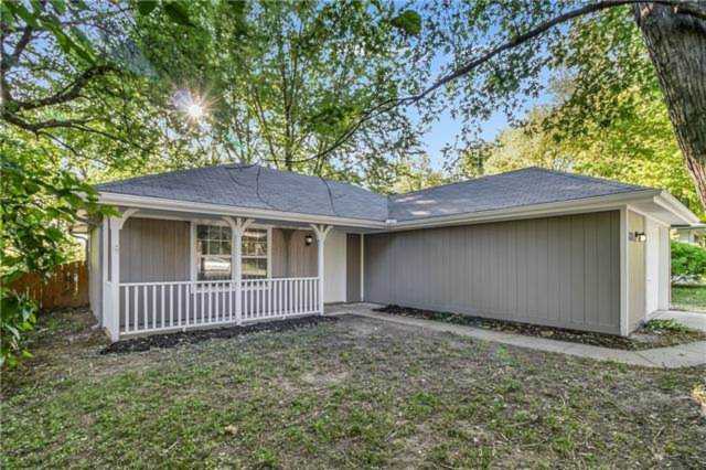 821 S Raymond St Independence, MO 64050 | MLS 2404723 Photo 1