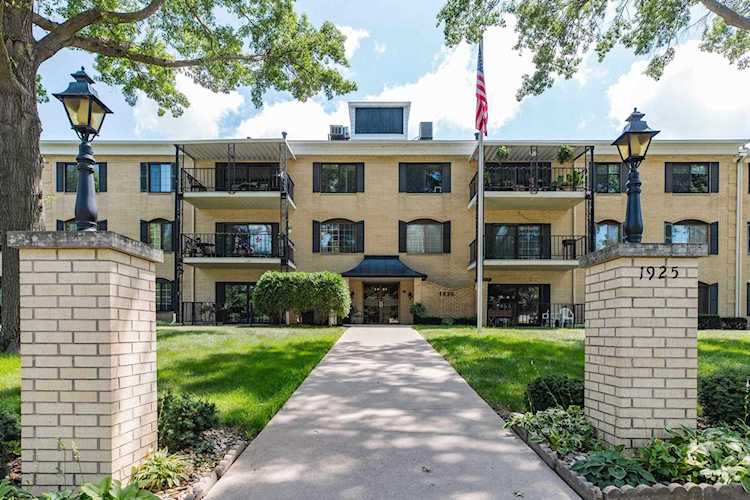 1925 Westchester Rd Waterloo IA 50701 | condo for sale | MLS#:20223792 Photo 1