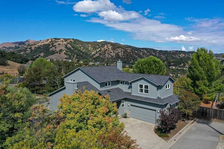39 Montevideo Way San Rafael, CA 94903