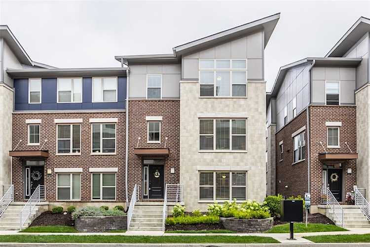 1284 Fairfax Manor Dr Carmel, IN 46032