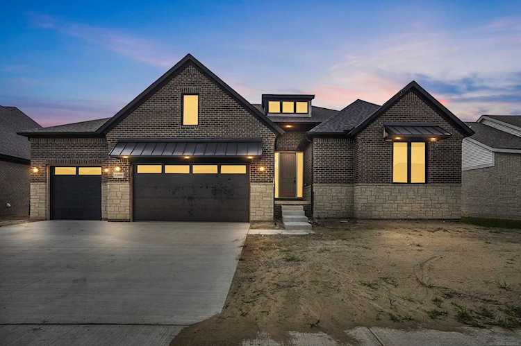 21996 E Majestic Drive Macomb, MI 48044