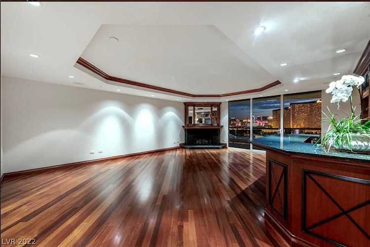2877 Paradise Rd #2402 Las Vegas, NV 89109