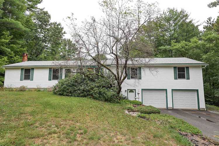 494 Mountain Rd Concord, NH 03301