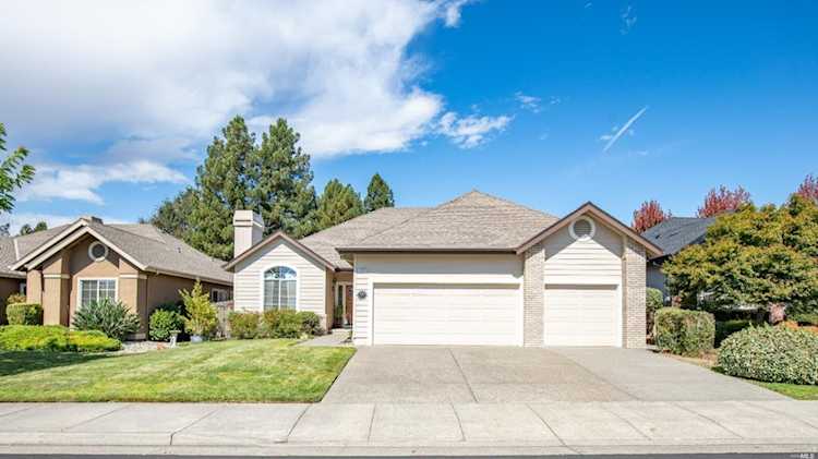 1043 Elsbree Lane Windsor, CA 95492