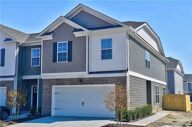2411 Trafton Place Chesapeake, VA 23320 home for sale, MLS#10457943 - Crescas Real Estate Photo 1
