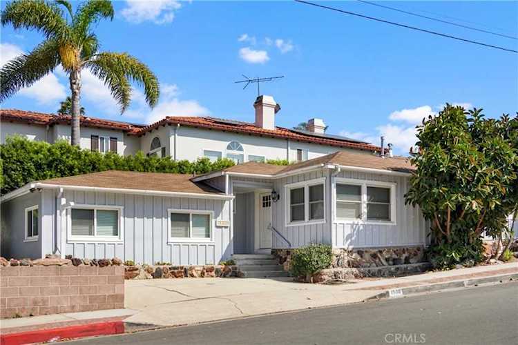 1500 Voorhees Ave Manhattan Beach, CA 90266
