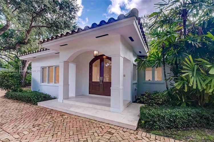 6925 Tordera St Coral Gables, FL 33146