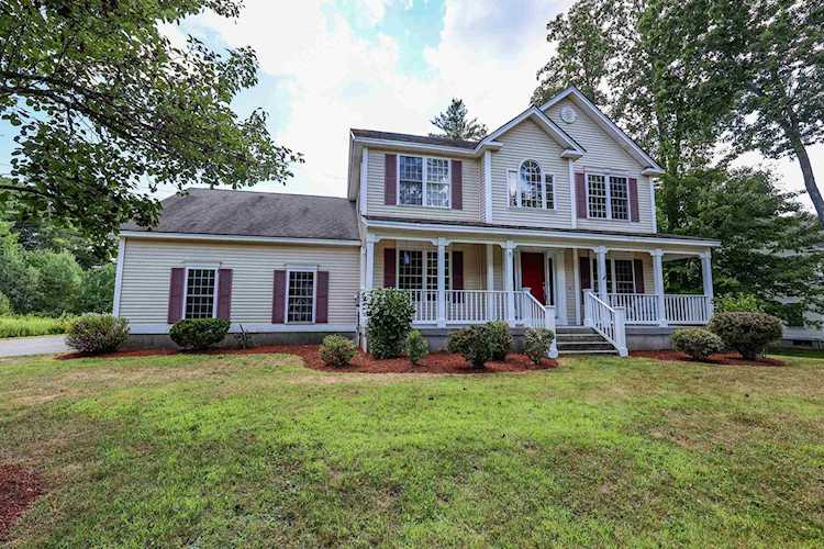 8 Tumble Rd Bedford, NH 03110 | MLS 4924561 Photo 1