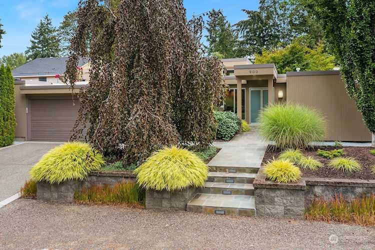900 130 Ave NE Bellevue, WA 98005