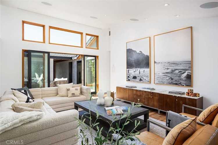 21812 Kaneohe Ln Huntington Beach, CA 92646