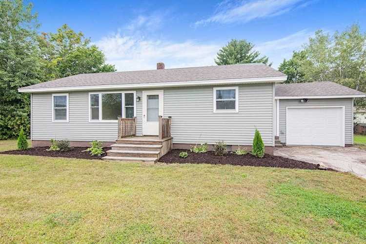 201 Railroad St Milton, VT 05468