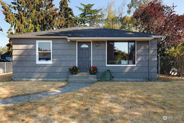 3408 49th Ave SW Seattle, WA 98116