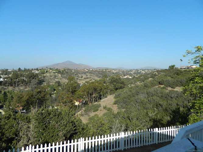 397 Camino Elevado Bonita, CA 91902