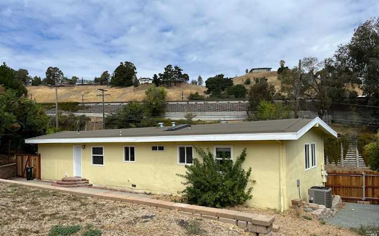 211 Saranap Avenue Walnut Creek, CA 94595
