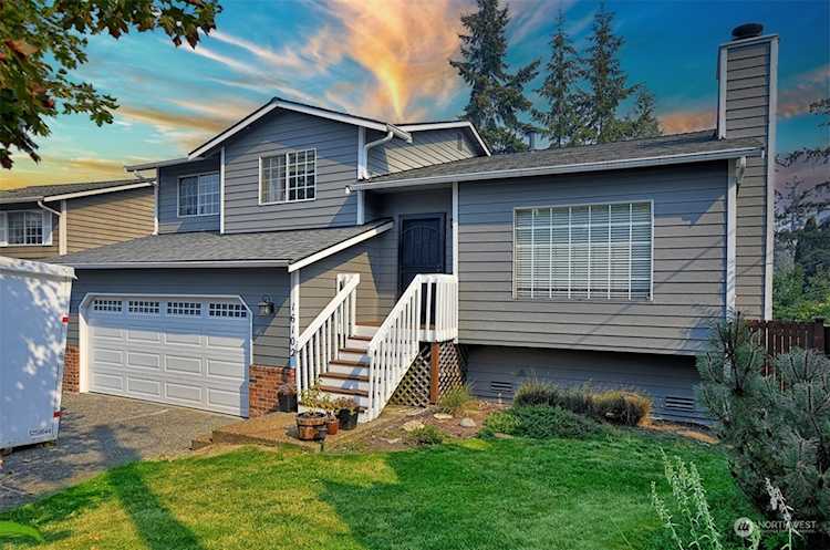 16102 82nd Place NE Kenmore, WA 98028