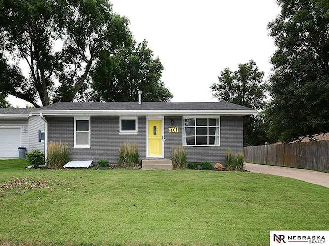 7011 Garland St Lincoln, NE 68505 | MLS 22218056 Photo 1