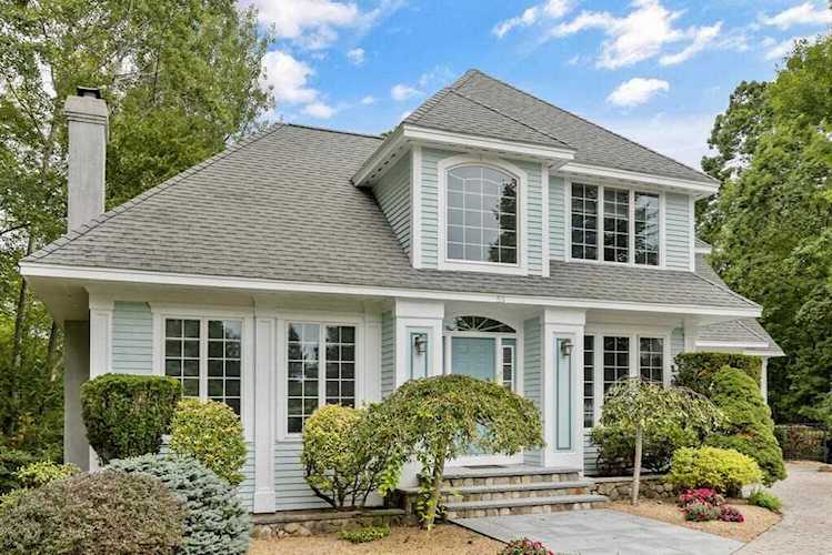 53 Zachary Lane Reading, MA 01867