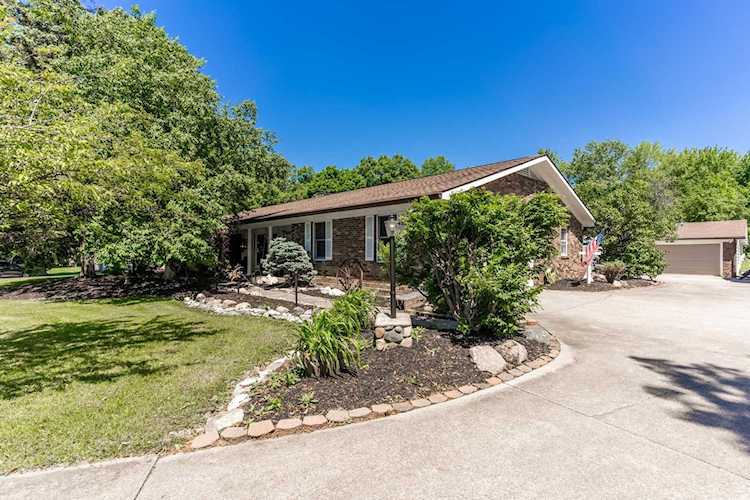820 W Dupont Rd Fort Wayne, IN 46825
