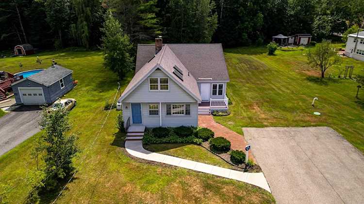 47 Old Concord Turnpike Barrington, NH 03825 | MLS 4918561 Photo 1