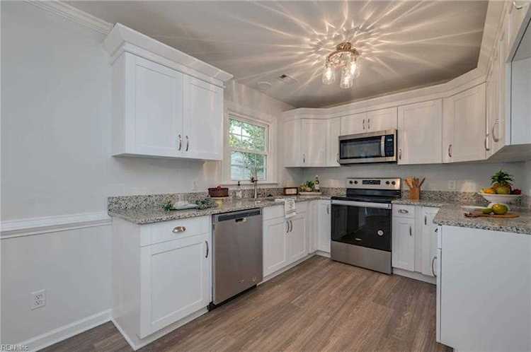 68 Harris Rd Portsmouth, VA 23702