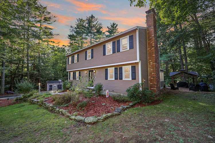 8 Jefferson Dr Merrimack, NH 03054