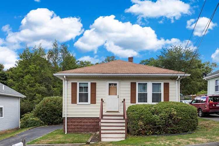 22 Kenwood Ave Saugus, MA 01906