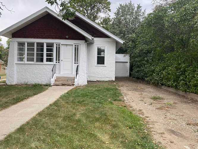 1021 NE 1st St Minot, ND 58703