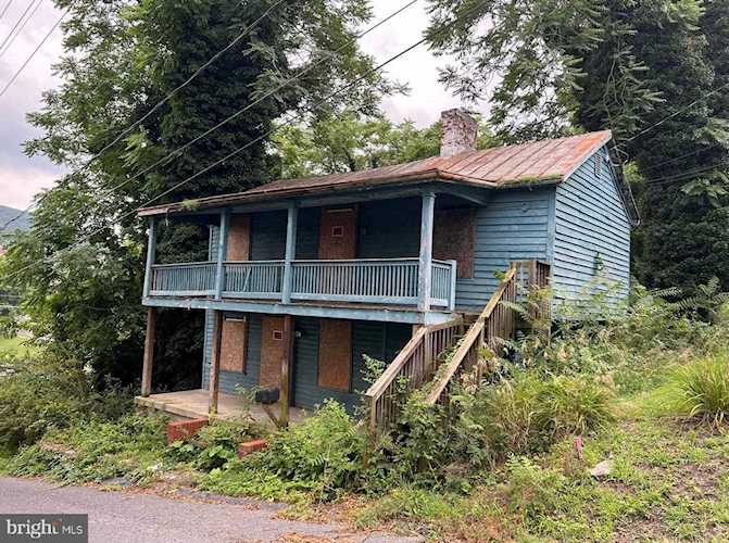 138 Garber St Staunton, VA 24401
