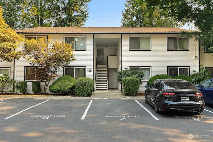9927 NE 124th St #102 Kirkland, WA 98034