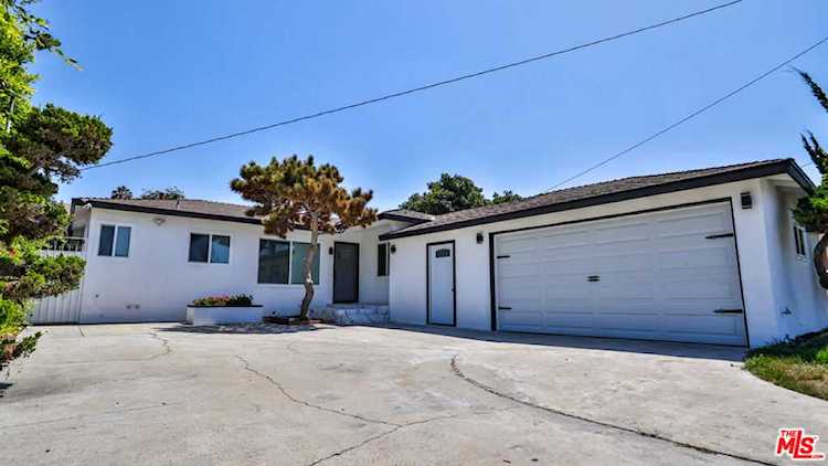 13606 Lemoli Ave Hawthorne, CA 90250