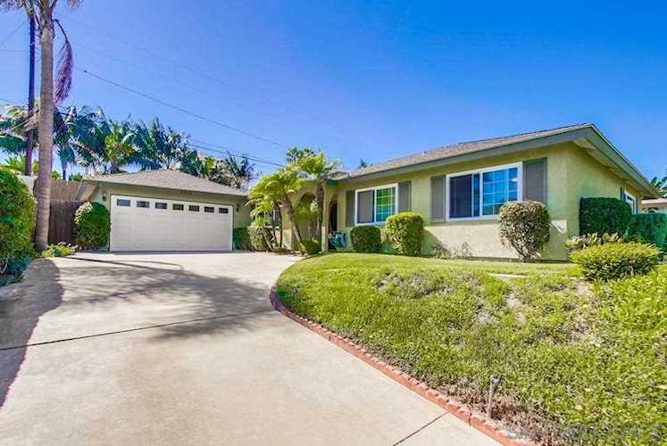 5515 El Arbol Carlsbad, CA 92008