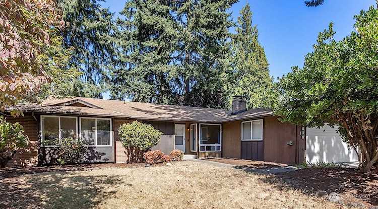 9825 79th St SW Lakewood, WA 98498